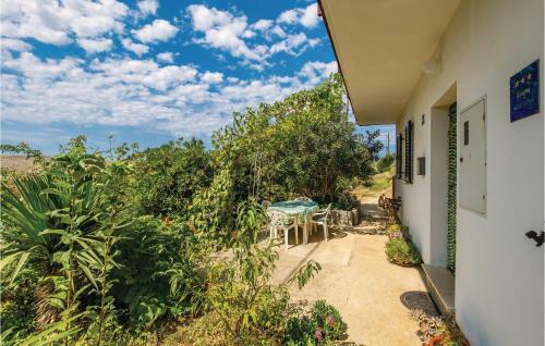 One-bedroom Apartment In Vlasici