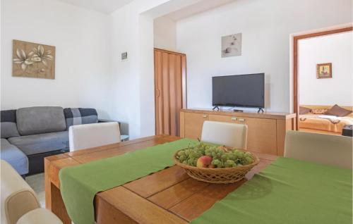 Four-bedroom Apartment In Vodnjan