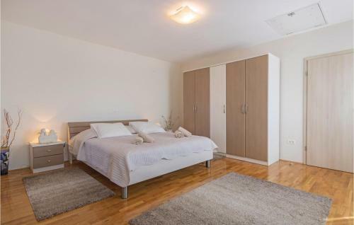 Four-bedroom Apartment In Vodnjan