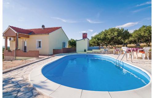 Two-bedroom Holiday Home In Vrana