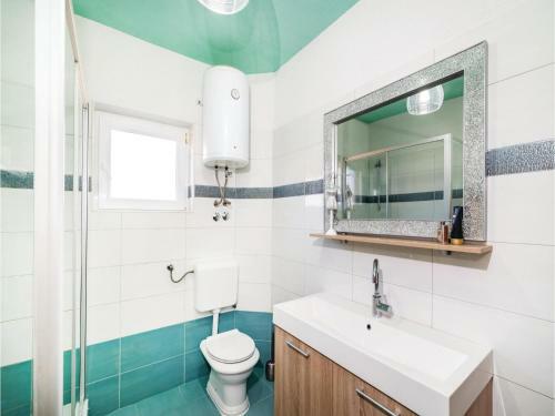 Six-bedroom Holiday Home In Vrana