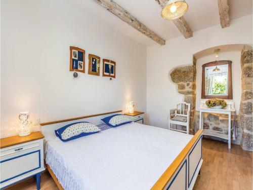 Two-bedroom Apartment In Vrbnik