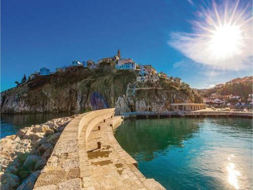 Two-bedroom Apartment In Vrbnik