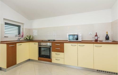 Four-bedroom Holiday Home In Vrsi