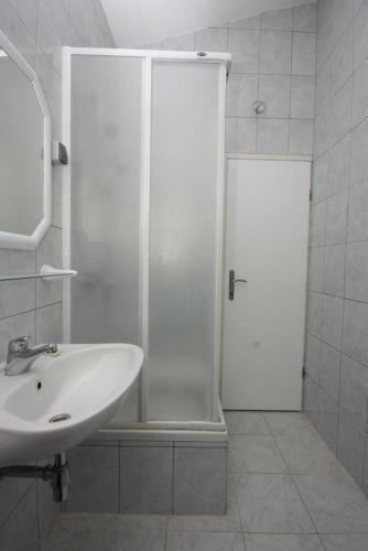 Family Friendly Seaside Apartments Vrsi - Mulo (zadar) - 6155