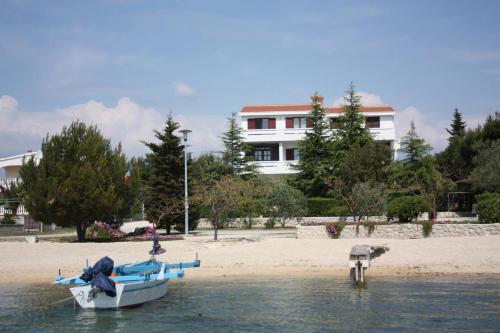 Family Friendly Seaside Apartments Vrsi - Mulo (zadar) - 6155