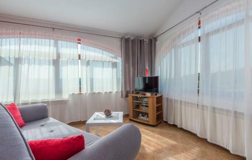 Hostal Sea View Apartments With Private Pool