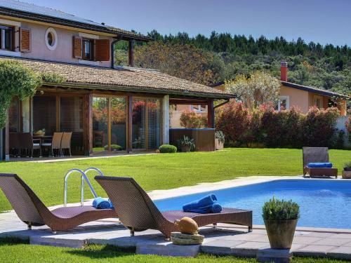 Villa Sunny Flowers