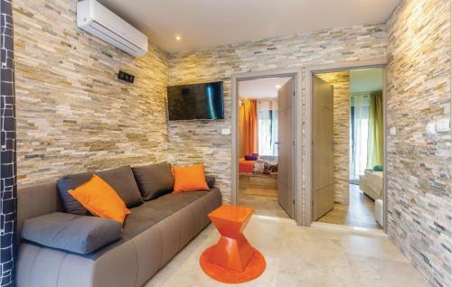 Four-bedroom Holiday Home In Vantacici