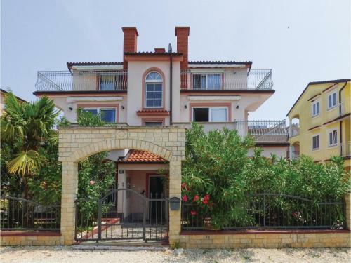 Two-bedroom Apartment In Porec