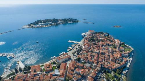 Apartment Claudeta With Sea View