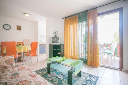 Nice Apartment Branka Close To Beach In Porec