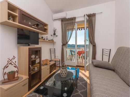 One-bedroom Apartment In Posedarje