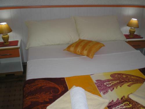 Hostal Pansion Adria Haus