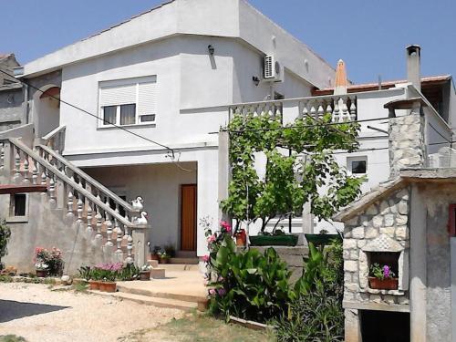 Apartments With A Parking Space Posedarje (novigrad) - 12190