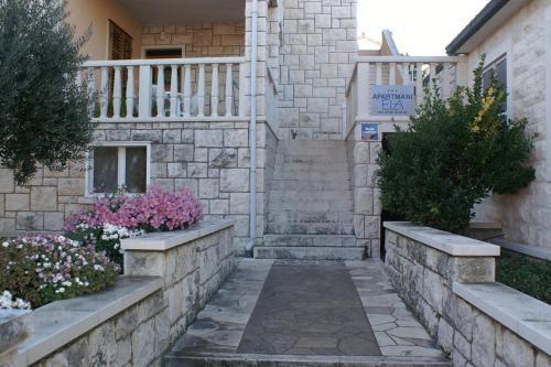 Apartment Postira 739d