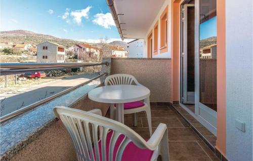 Three-bedroom Apartment In Povile