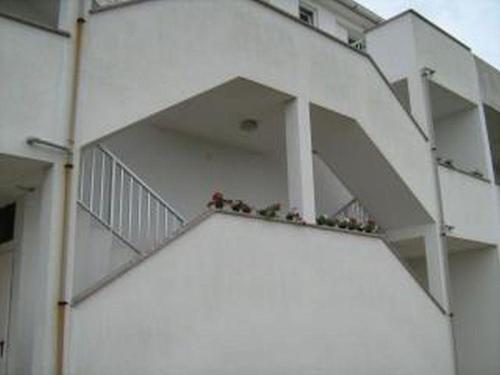 Apartment Povljana 12169b