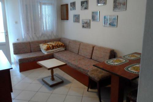 Apartment Povljana 227a