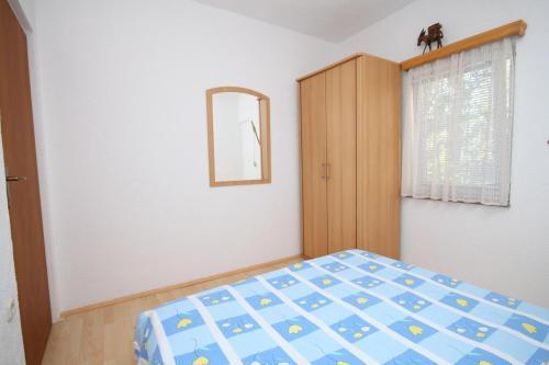 Apartment Povljana 232a