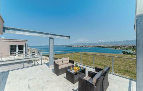 Apartment Povljana With Sea View I