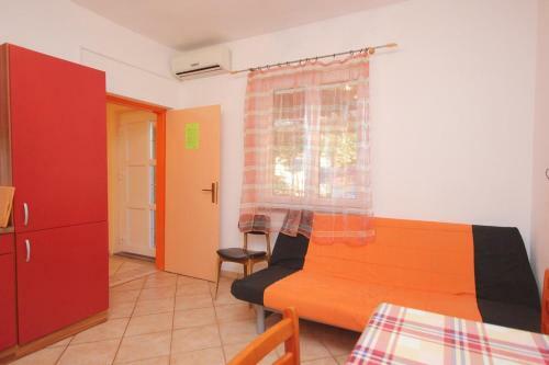 Apartment Povljana 9353a