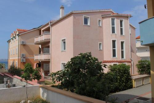 Apartment Povljana 7505c