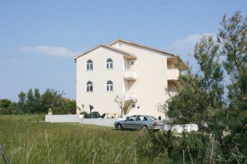 Apartment Povljana 229b