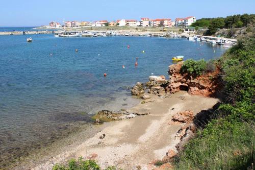 Apartamentos Studio Povljana 6476a
