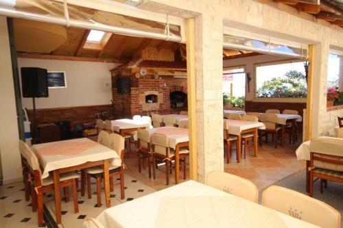 Apartment Povljana 3316d