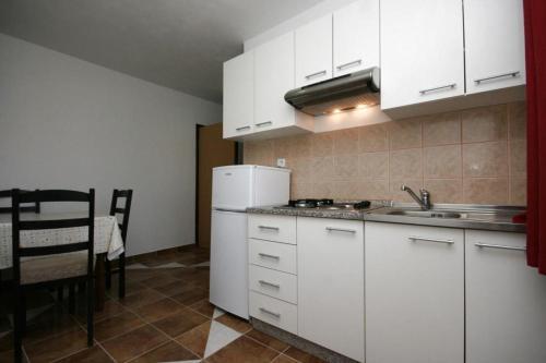 Apartment Povljana 229d