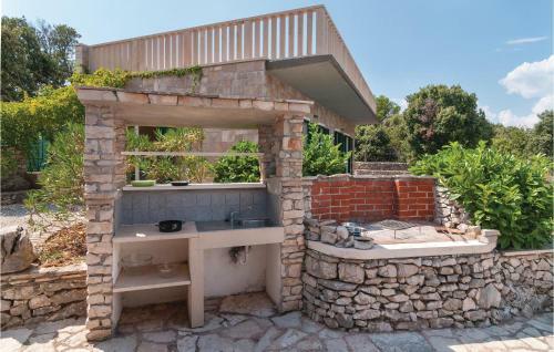 Four-bedroom Holiday Home In Praznica
