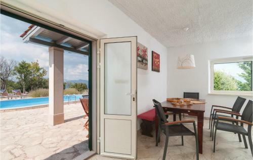 Four-bedroom Holiday Home In Praznica