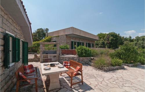 Four-bedroom Holiday Home In Praznica