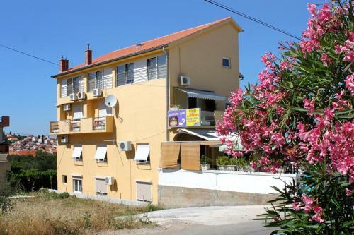 Hostal Twin Room Preko 8180j