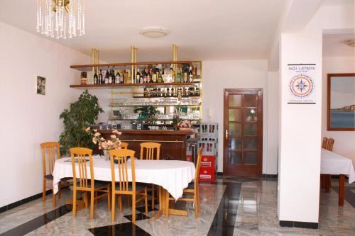 Apartment Primosten 3088b