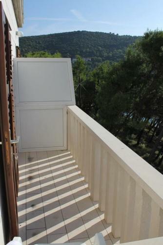 Seaside Apartments With A Swimming Pool Pucisca (brac) - 5637