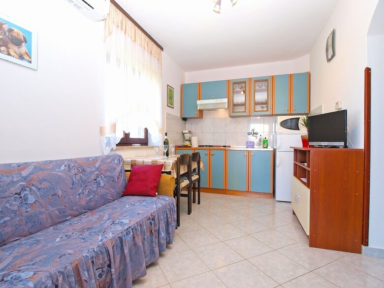 Apartments Blazenka 1270