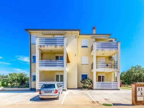 Apartment House Valbandon