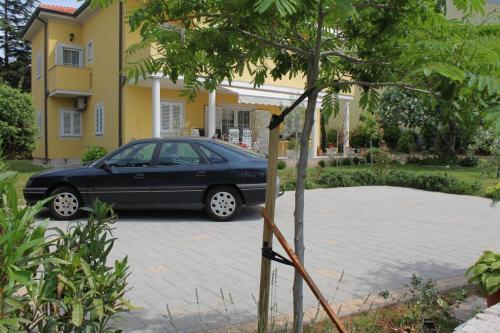 Apartments With A Parking Space Punat (krk) - 5408