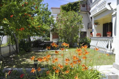 Apartments With A Parking Space Kampor (rab) - 11878