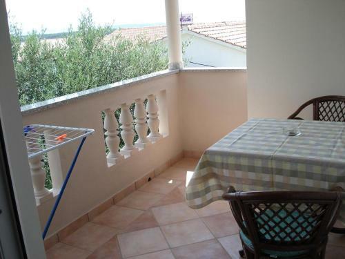 Apartments With A Parking Space Banjol (rab) - 14134