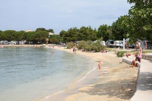 Apartments With A Parking Space Banjol (rab) - 14134
