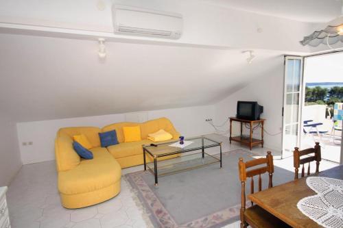 Apartments With A Parking Space Banjol (rab) - 5022