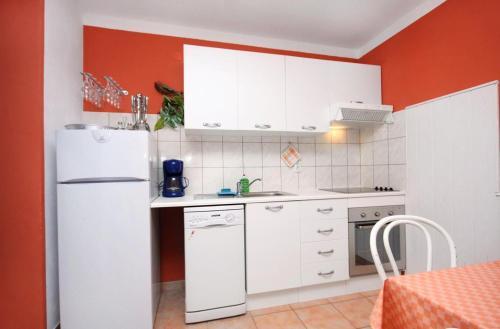 Apartments With A Parking Space Banjol (rab) - 5071