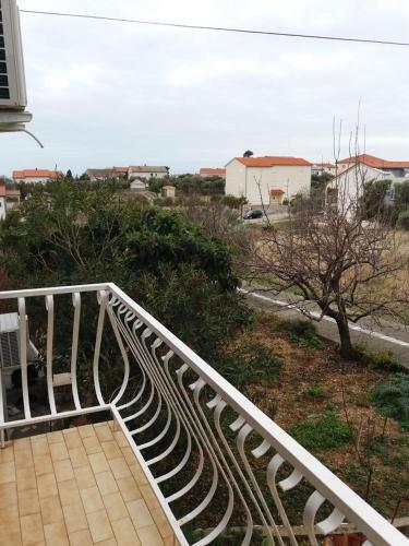 Apartments With A Parking Space Banjol (rab) - 16334