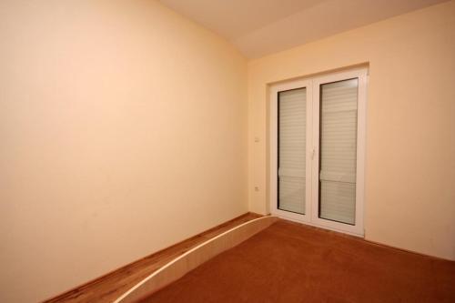 Apartments With A Parking Space Kampor (rab) - 5018