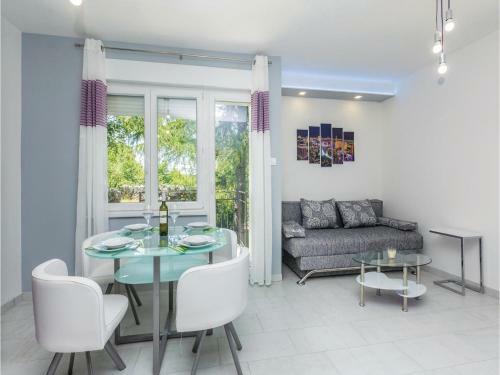 One-bedroom Holiday Home In Rasopasno