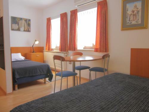 Hostal Pansion Danica