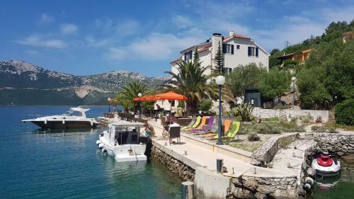 Hostal Rooms By The Sea Rava (dugi Otok) - 15880
